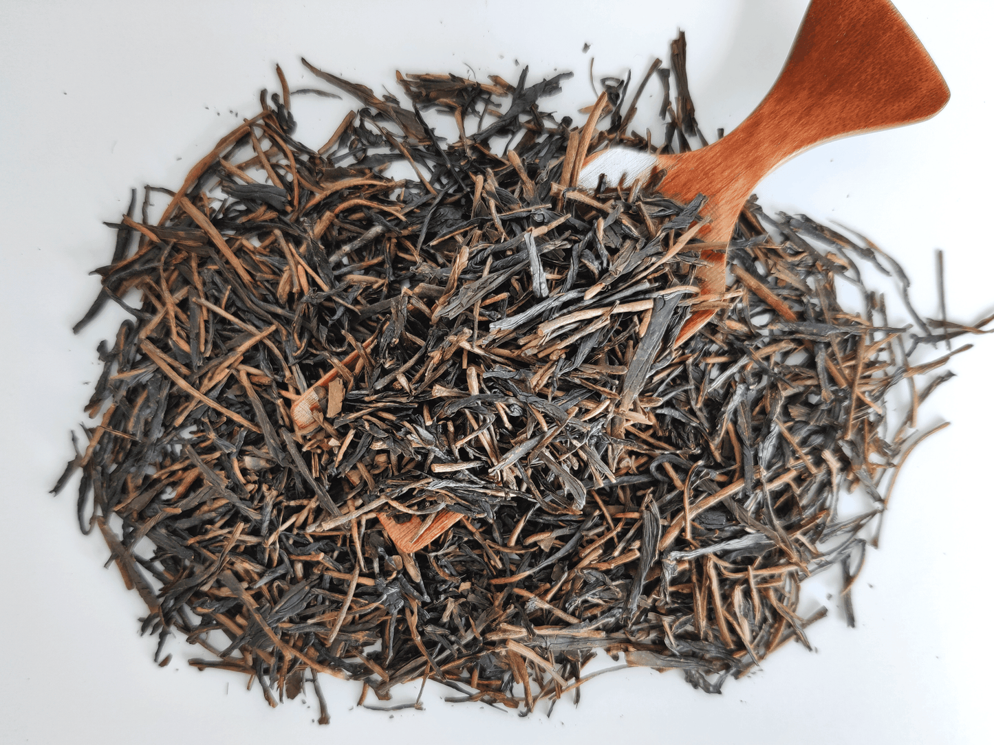 Handcrafted Spring Hojicha tea leaves lightly roasted for a naturally sweet and earthy taste
