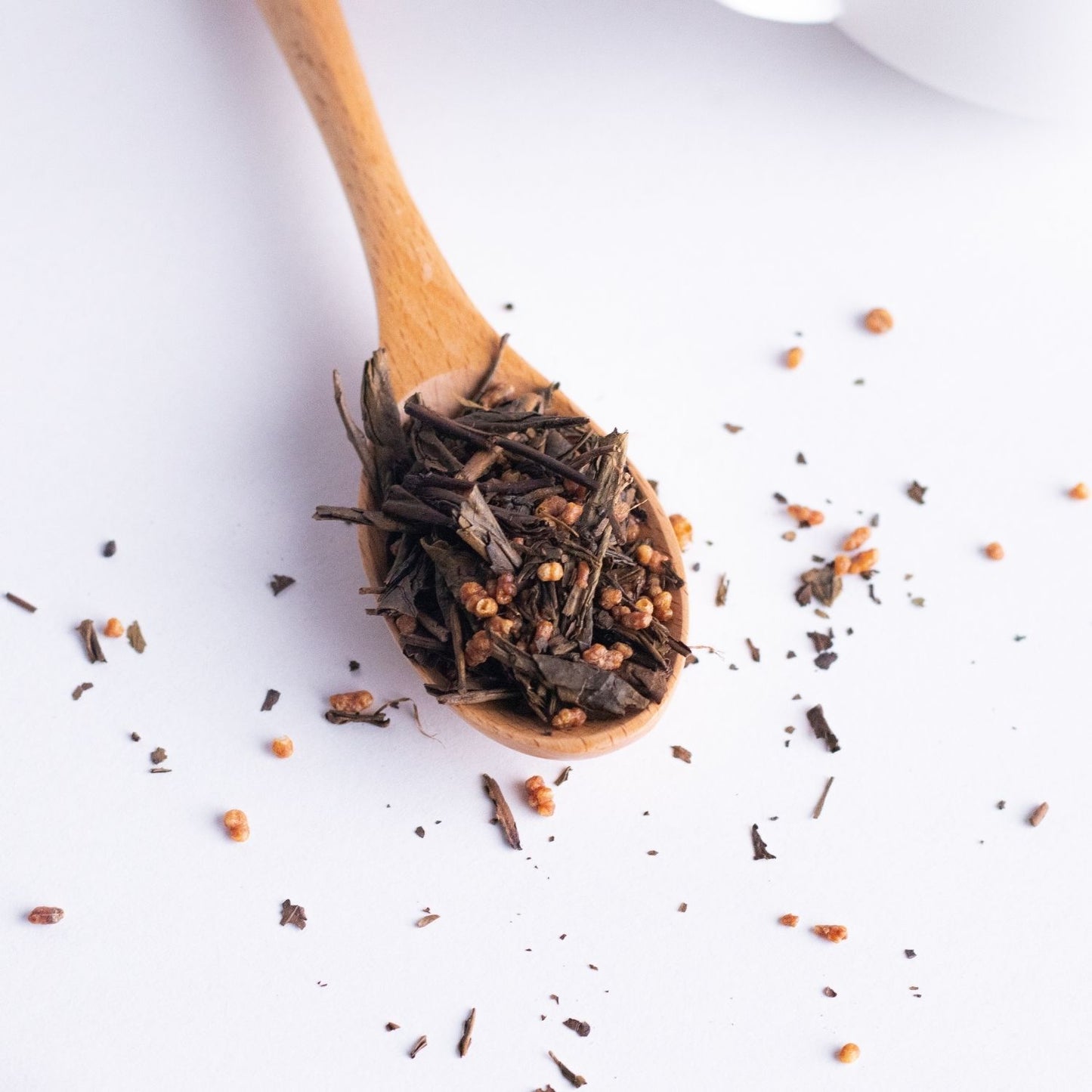 Hoji-Genmaicha tea blend with roasted brown rice and green tea, an aromatic loose leaf tea with rich, toasty flavor