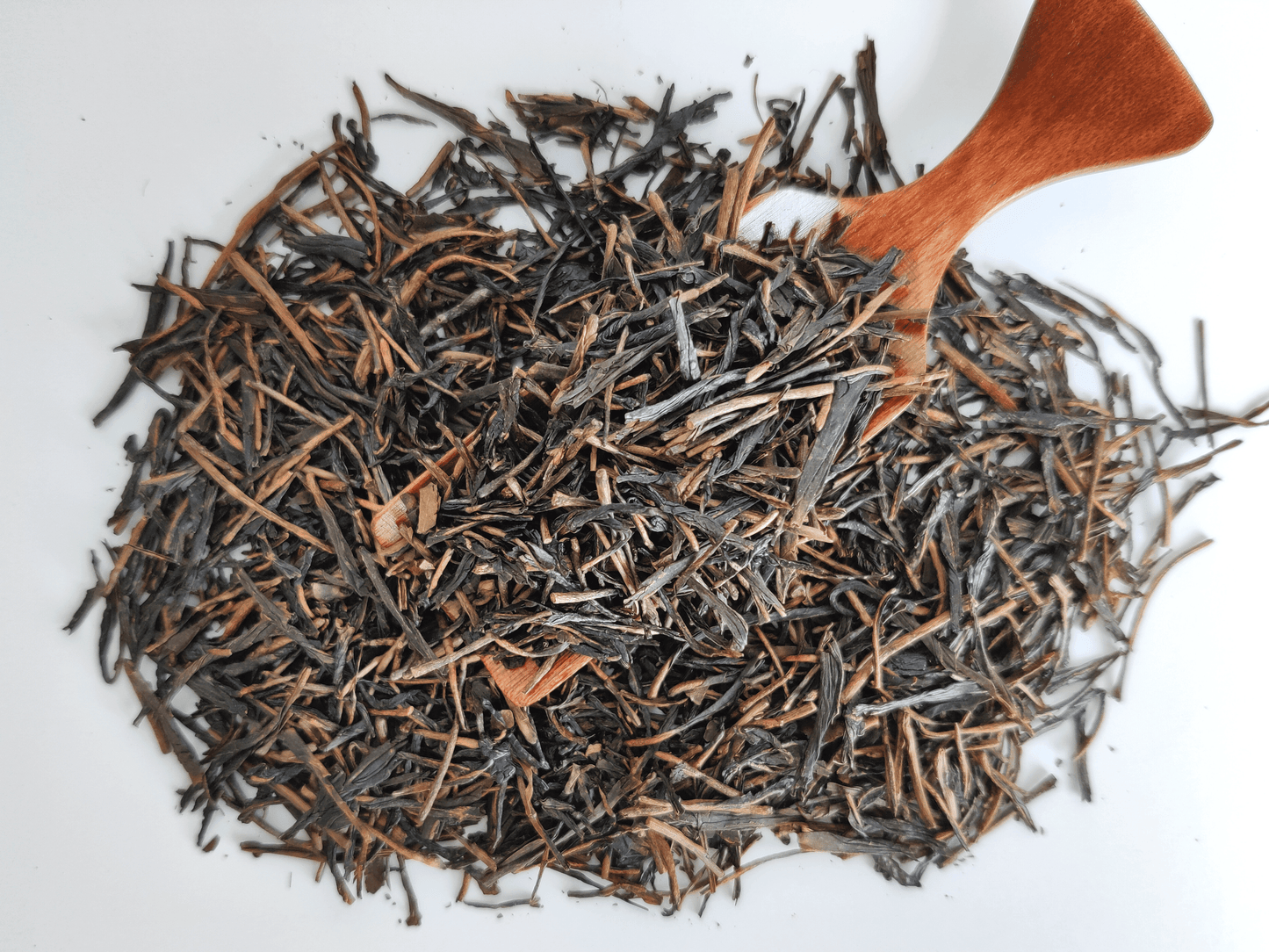 Handcrafted Spring Hojicha tea leaves lightly roasted for a naturally sweet and earthy taste